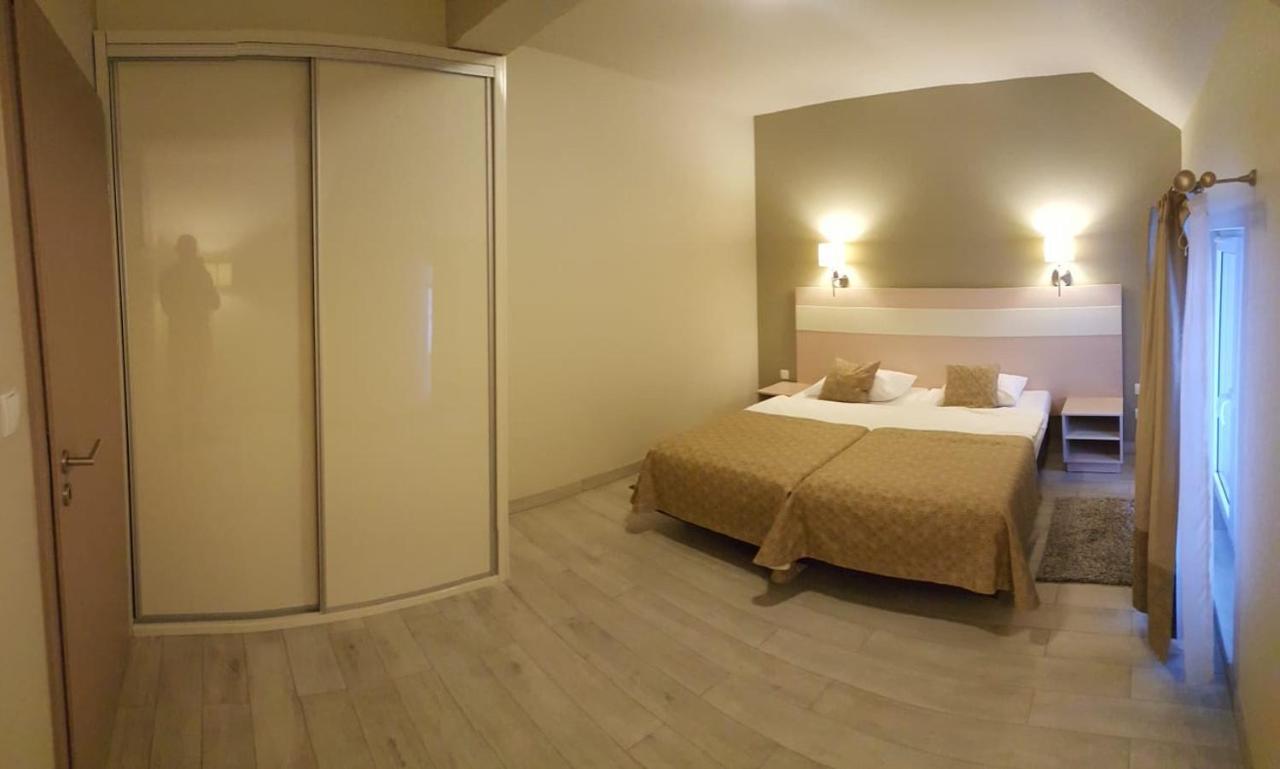 Atrakcyjny Apartament Czarna Gora Stronie Slaskie Exterior photo